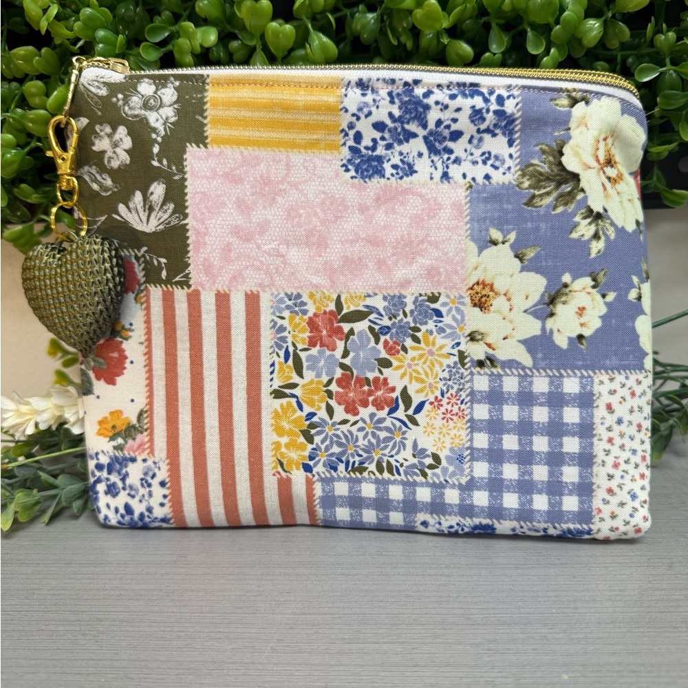 Floral Patchwork Women's Clutch